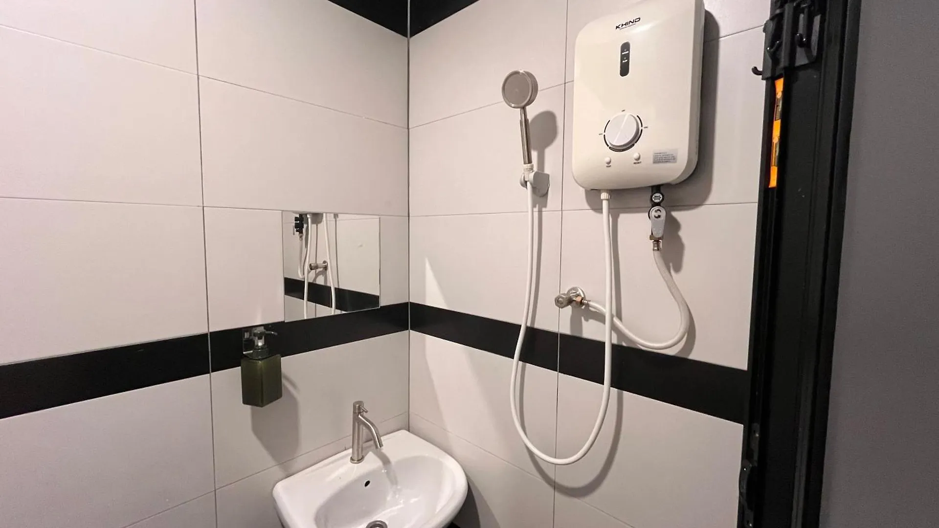 **  Hotel Tampoi Sojourn Johor Bahru Ma­lay­sia